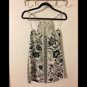 LOFT by Ann Taylor. Black & White print top.